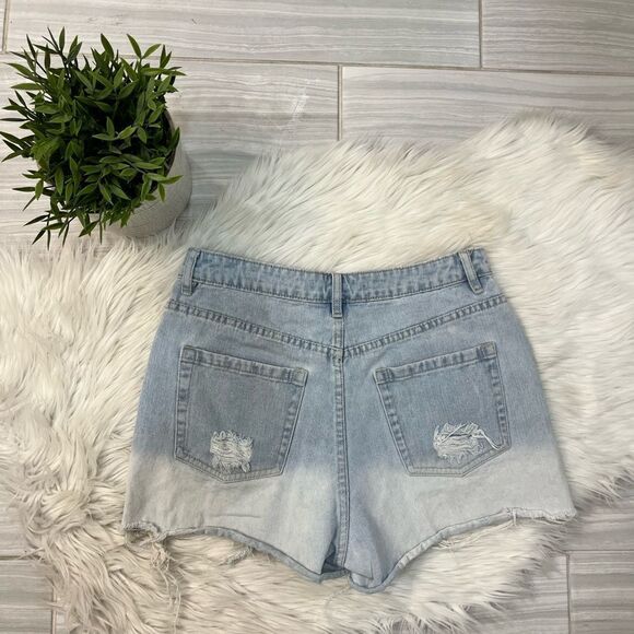 Cali 1850 Light Wash Distressed Shorts - Picture 7 of 9